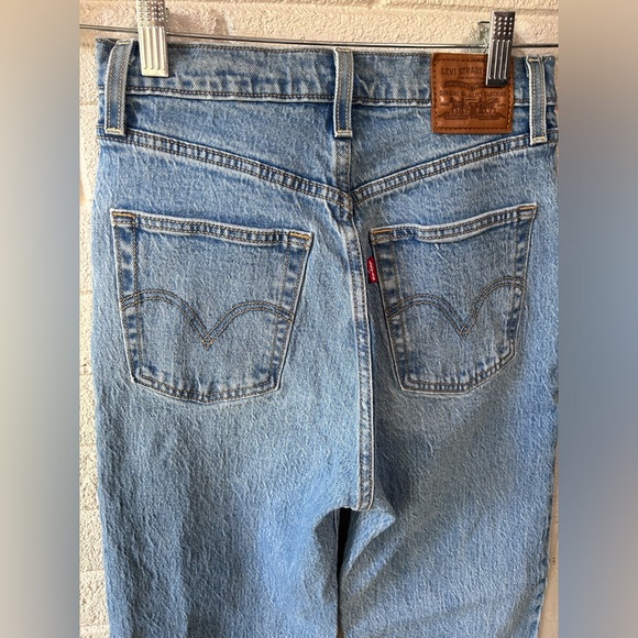 Levi’s ribcage straight denim jeans - Picture 5 of 11